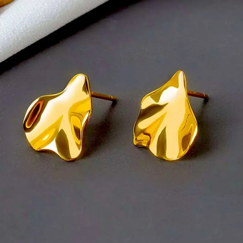 🌟 Gold Plated Stud Earrings - Picture 1 of 4